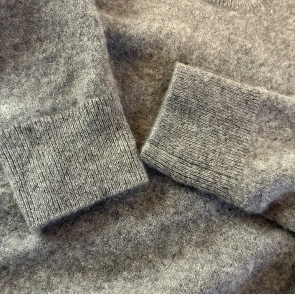 Quince Womens 100% Cashmere Crew Neck Sweater Heather Gray Luxury Medium Cozy - Picture 11 of 12